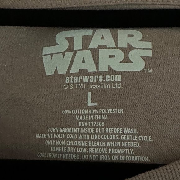 Star Wars Mandalorian women’s size L pink long sleeve cropped t-shirt Grogu - Picture 5 of 7